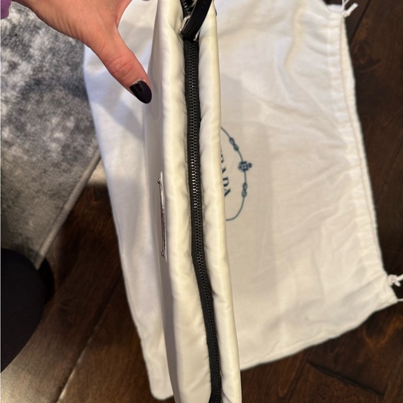 100% Authentic Prada White Clutch Bag with Strap - Picture 3 of 12